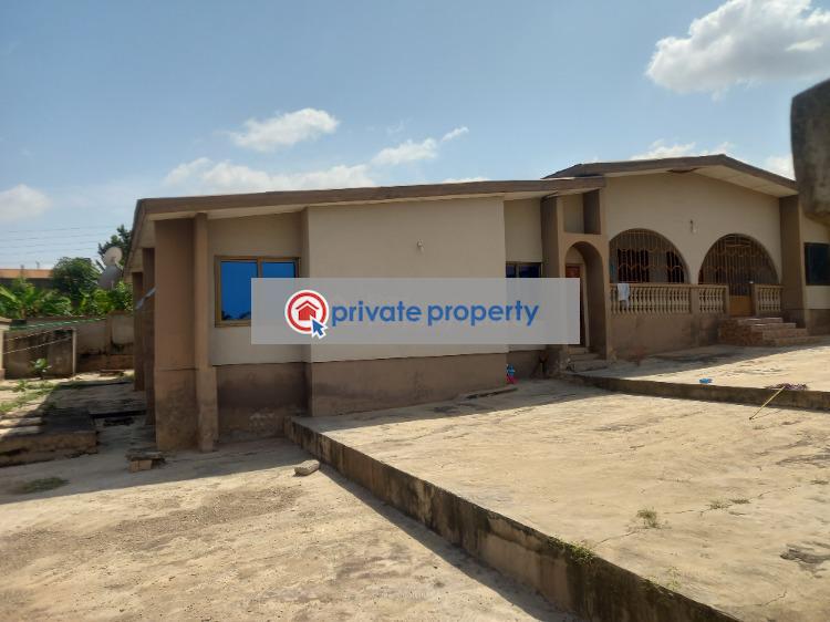 6 bedroom House For Sale &nbsp;meduma After Tafo Pankrono. Kumasi Metropolitan Ashanti - 8