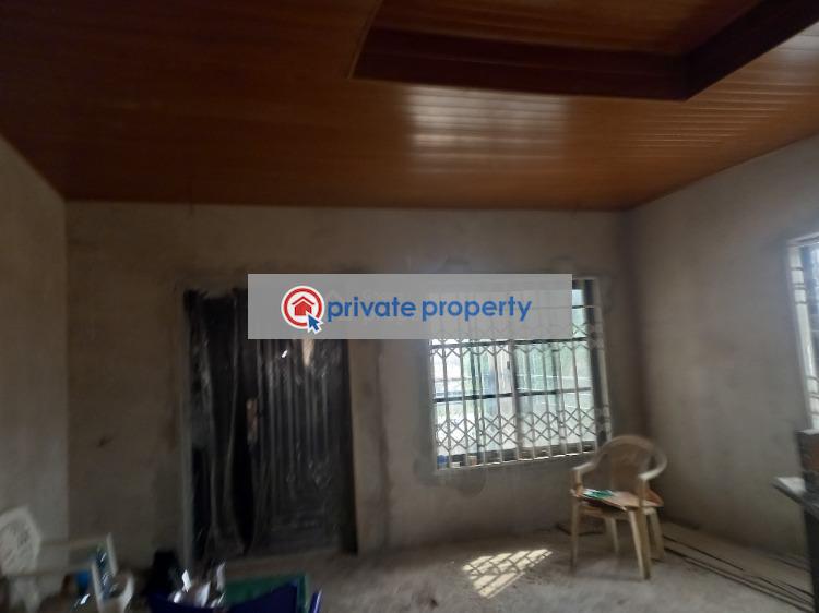 6 bedroom House For Sale &nbsp;duase New Site Near Buokrom Estate Junction. Kumasi Metropolitan Ashanti - 9