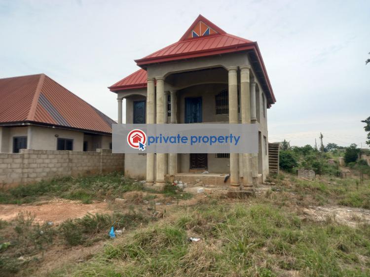 6 bedroom House For Sale &nbsp;brofoyedru ( Afratia) O Santasi Road. Kumasi Metropolitan Ashanti - 8