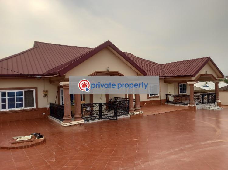 6 bedroom House For Sale &nbsp;atimatim Maase, Near Meduma Pankrono. Kumasi Metropolitan Ashanti - 1