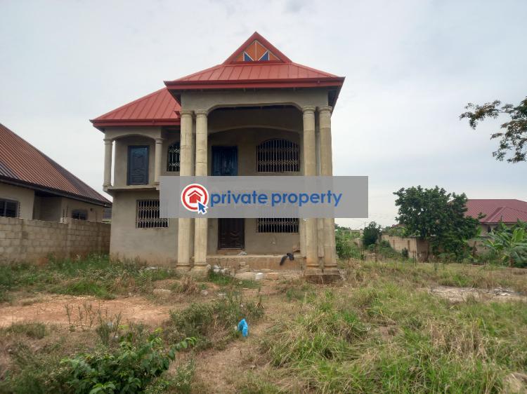 6 bedroom House For Sale &nbsp;brofoyedru ( Afratia) O Santasi Road. Kumasi Metropolitan Ashanti - 1
