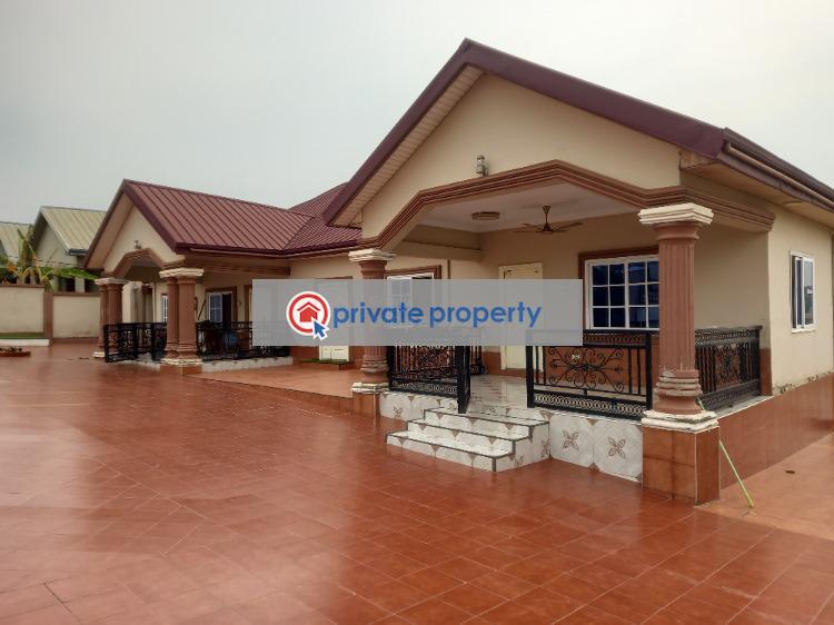 6 bedroom House For Sale &nbsp;atimatim Maase, Near Meduma Pankrono. Kumasi Metropolitan Ashanti - 2