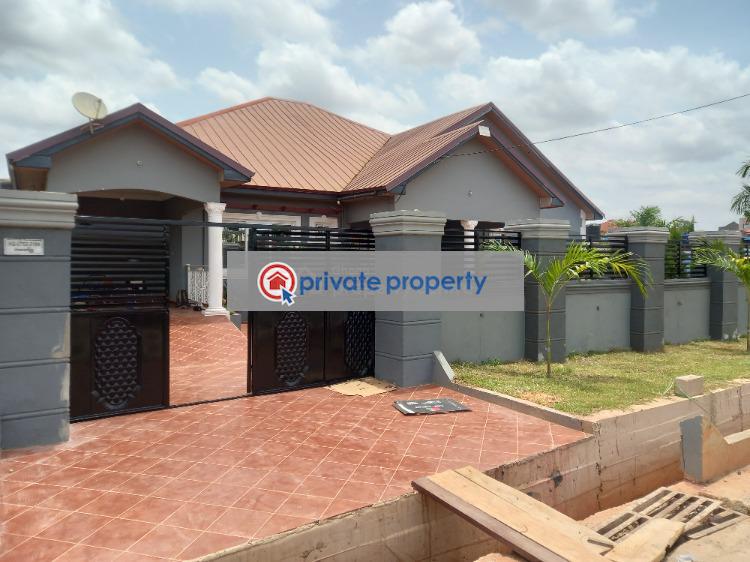 6 bedroom House For Sale &nbsp;ahenema Kokoben Near Santasi. Kumasi Metropolitan Ashanti - 2
