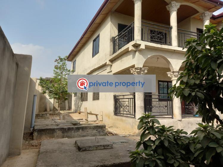 6 bedroom House For Sale &nbsp;duase New Site Near Buokrom Estate Junction. Kumasi Metropolitan Ashanti - 3