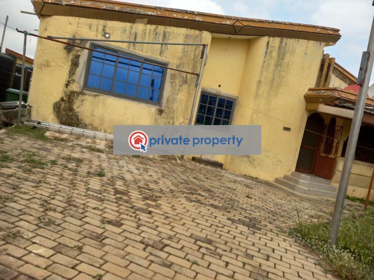 6 bedroom House For Sale &nbsp;kronum Near Suame. Kumasi Metropolitan Ashanti - 9