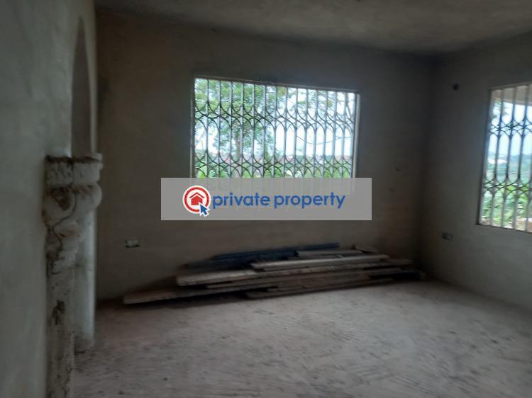 6 bedroom House For Sale &nbsp;brofoyedru ( Afratia) O Santasi Road. Kumasi Metropolitan Ashanti - 15