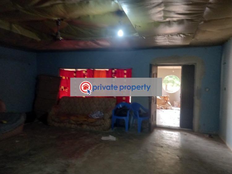 6 bedroom House For Sale &nbsp;esereso Near Atonsu. Kumasi Metropolitan Ashanti - 8