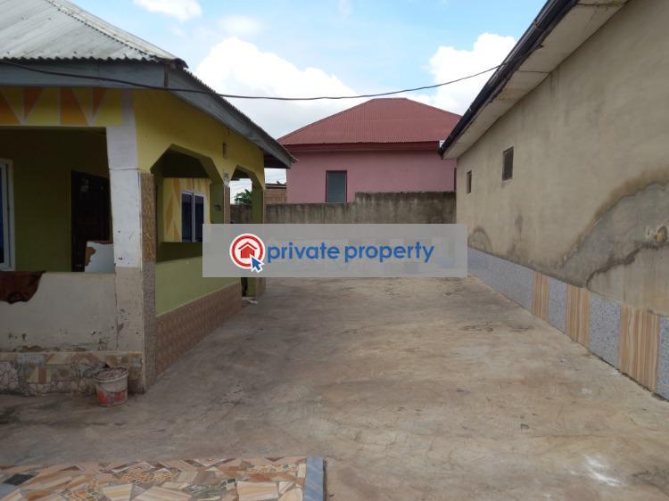 6 bedroom House For Sale &nbsp;adubinsu Atimatim Road. Kumasi Metropolitan Ashanti - 2