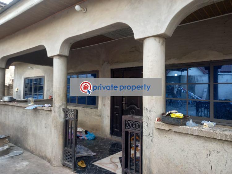 6 bedroom House For Sale &nbsp;kenyasi Adwumam. ( Mr. Motei). Kumasi Metropolitan Ashanti - 2