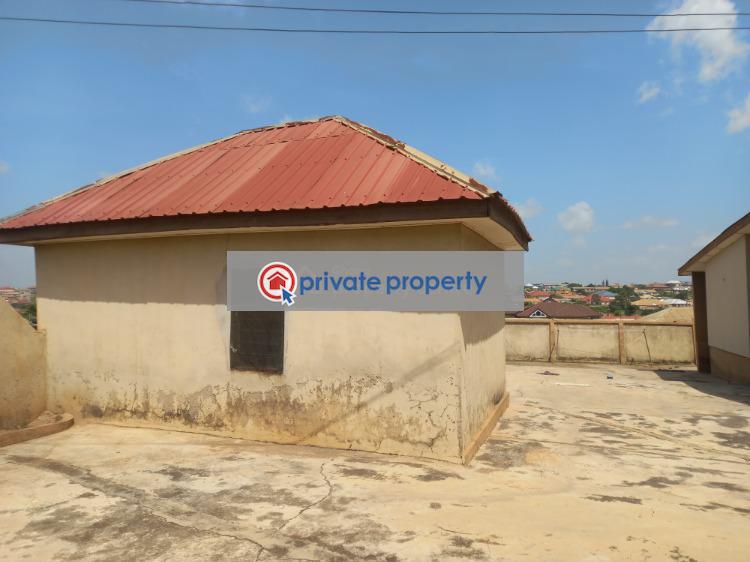 6 bedroom House For Sale &nbsp;meduma After Tafo Pankrono. Kumasi Metropolitan Ashanti - 4