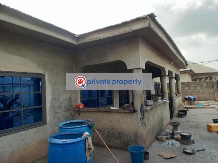 6 bedroom House For Sale &nbsp;kenyasi Adwumam. ( Mr. Motei). Kumasi Metropolitan Ashanti - 5