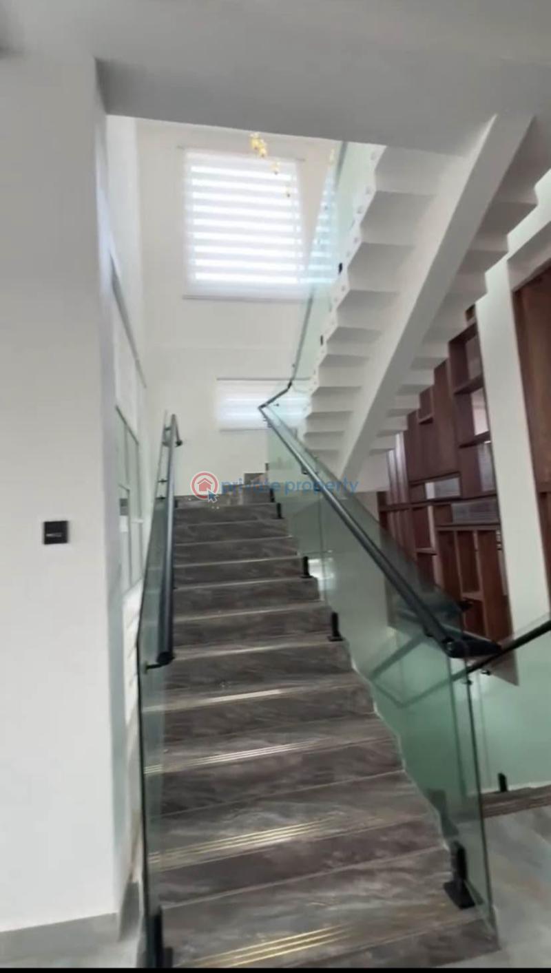 6 bedroom Detached Duplex For Sale East Legon Hills Accra - 6