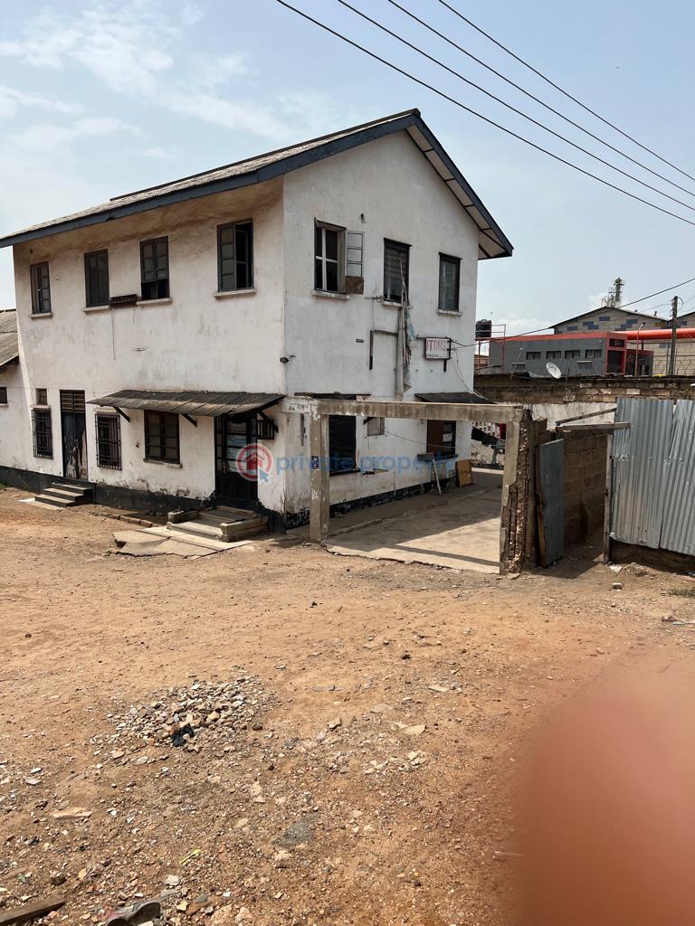 Land For Sale Avenor, Near Circle Alajo Accra - 1