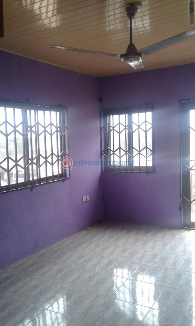 6 bedroom House For Sale Achimota Accra - 3