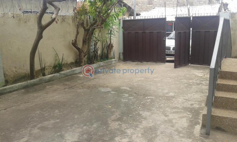 6 bedroom House For Sale Achimota Accra - 4