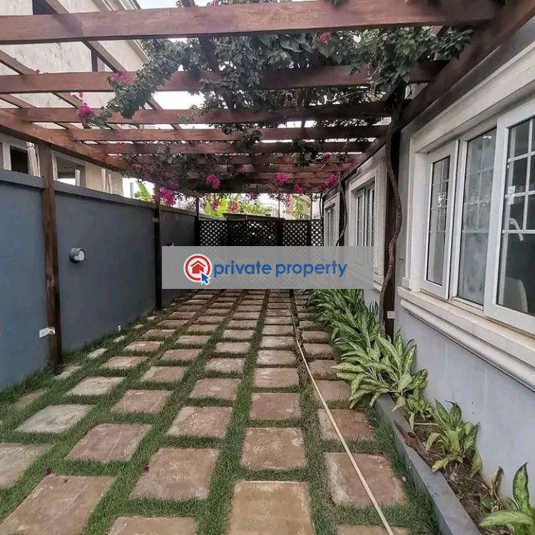6 bedroom Townhouse For Sale &nbsp;east Airport Airport Residential Area Accra - 1