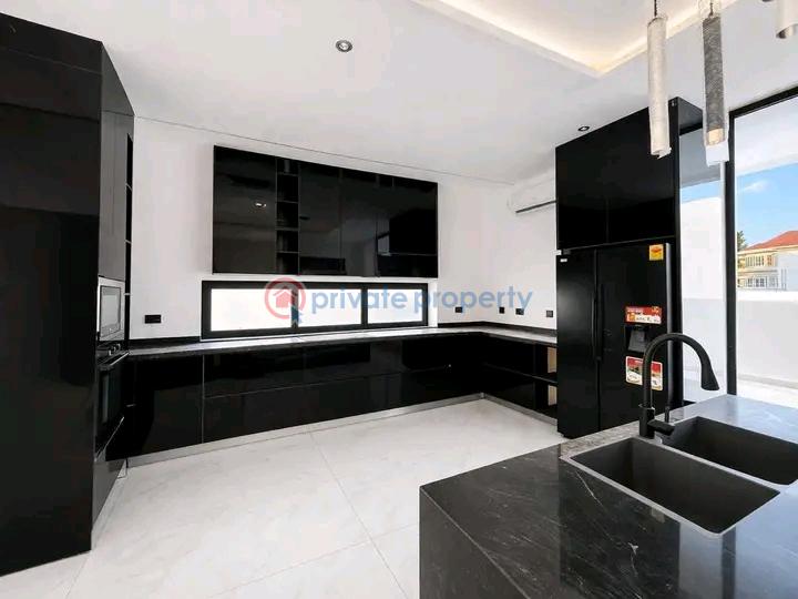 6 bedroom Terraced Duplex For Sale The Browns Realtor, East Legon Ajirinjanor. Adjiriganor East Legon Accra - 1