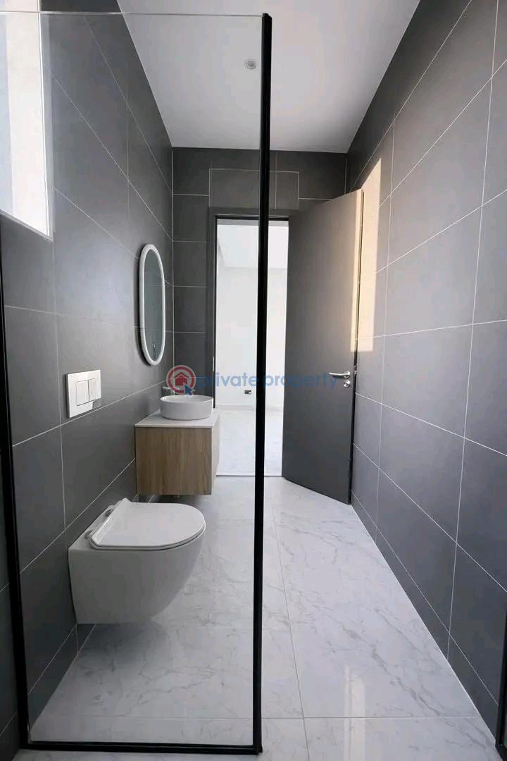 6 bedroom Terraced Duplex For Sale The Browns Realtor, East Legon Ajirinjanor. Adjiriganor East Legon Accra - 6
