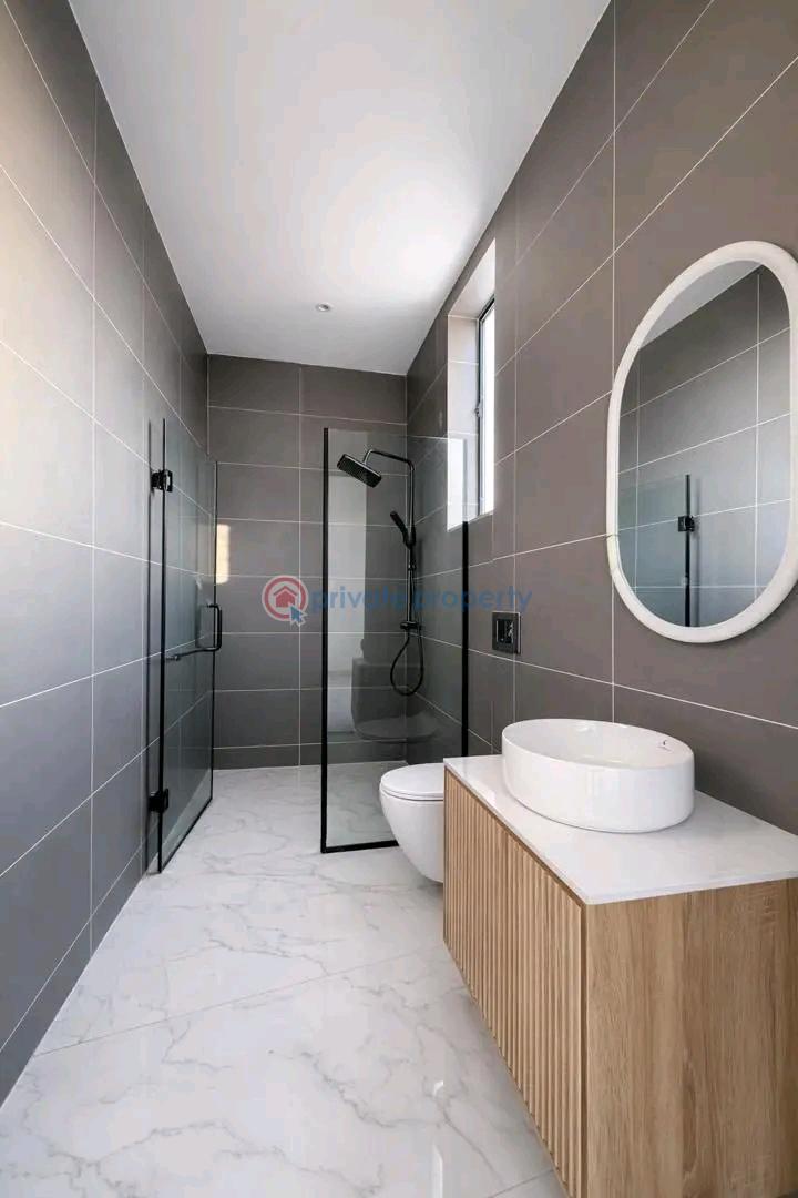 6 bedroom Terraced Duplex For Sale The Browns Realtor, East Legon Ajirinjanor. Adjiriganor East Legon Accra - 2