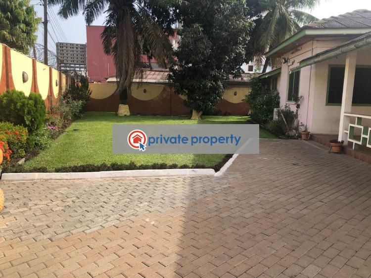 6 bedroom Detached Bungalow For Rent oxford Street Osu Accra (PID