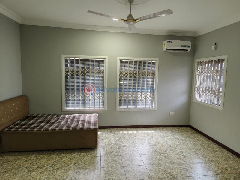 6 bedroom House For Sale Tseaddo Bushroad Rasta- Bush Road Tse Addo Accra - 11