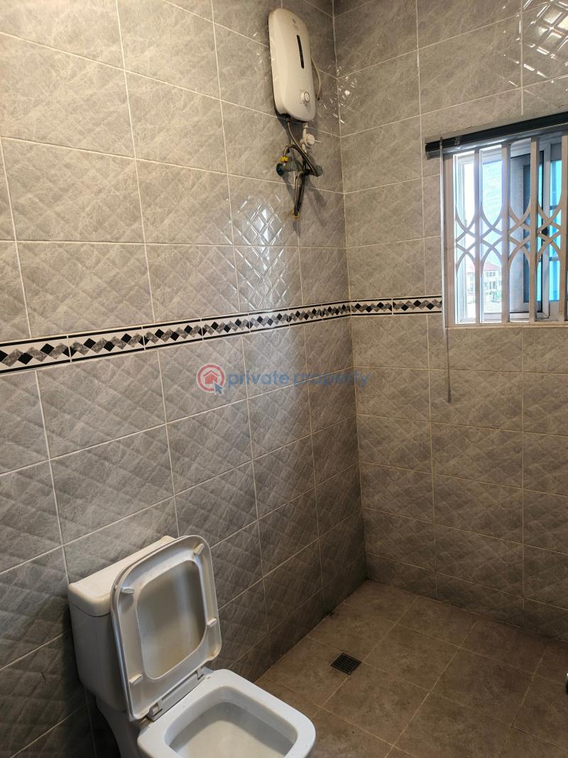 6 bedroom House For Sale Tseaddo Bushroad Rasta- Bush Road Tse Addo Accra - 10