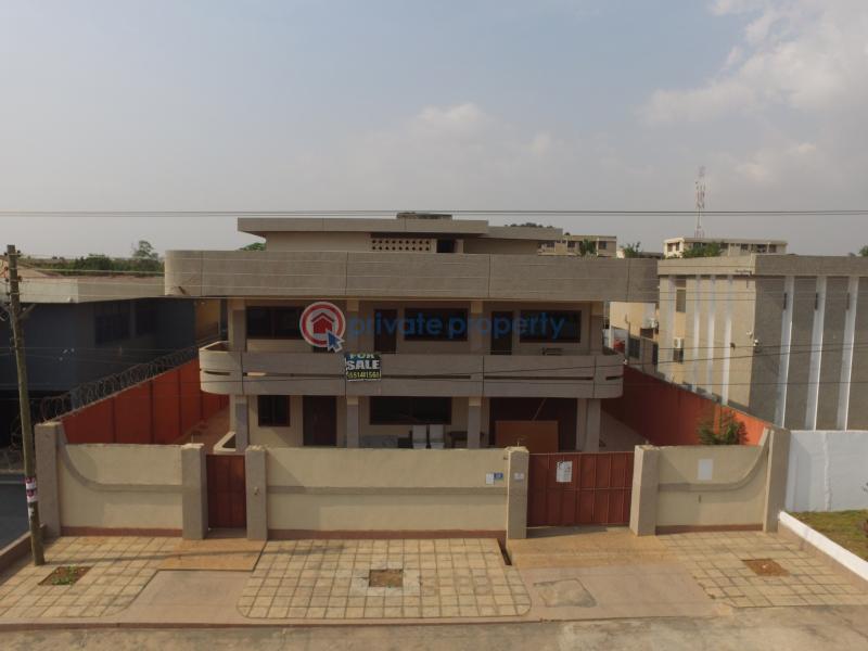 7 bedroom Detached Duplex For Sale Close To The Achimota Mall Accra - 5