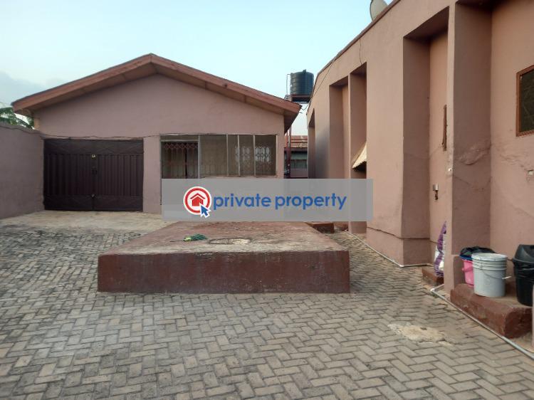 7 bedroom House For Sale &nbsp;anwiaa Near Tafo Pankrono. Kumasi Metropolitan Ashanti - 5