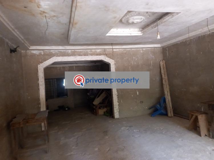 7 bedroom House For Sale &nbsp;kodie Danase On Kumasi Offinso/techiman Road. Kumasi Metropolitan Ashanti - 7