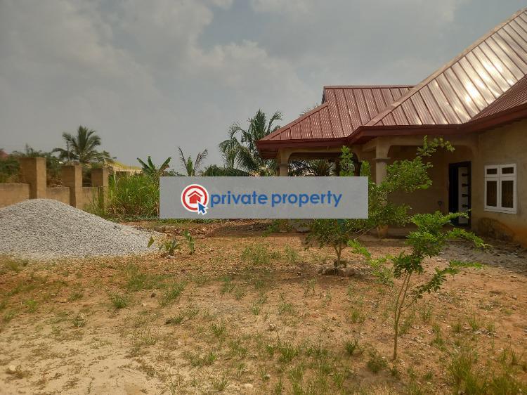7 bedroom House For Sale &nbsp;aboabo Kese On Ahodwo Daban Road. Kumasi Metropolitan Ashanti - 5