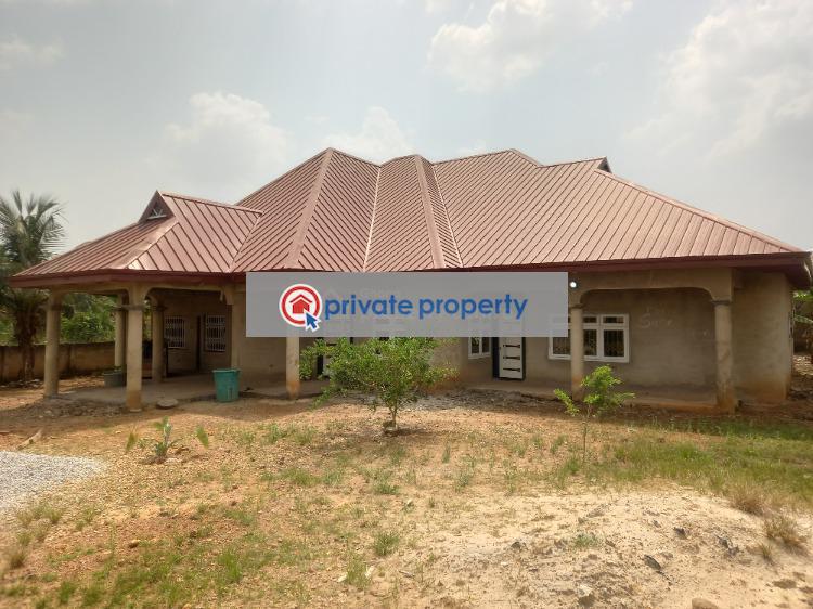 7 bedroom House For Sale &nbsp;aboabo Kese On Ahodwo Daban Road. Kumasi Metropolitan Ashanti - 1