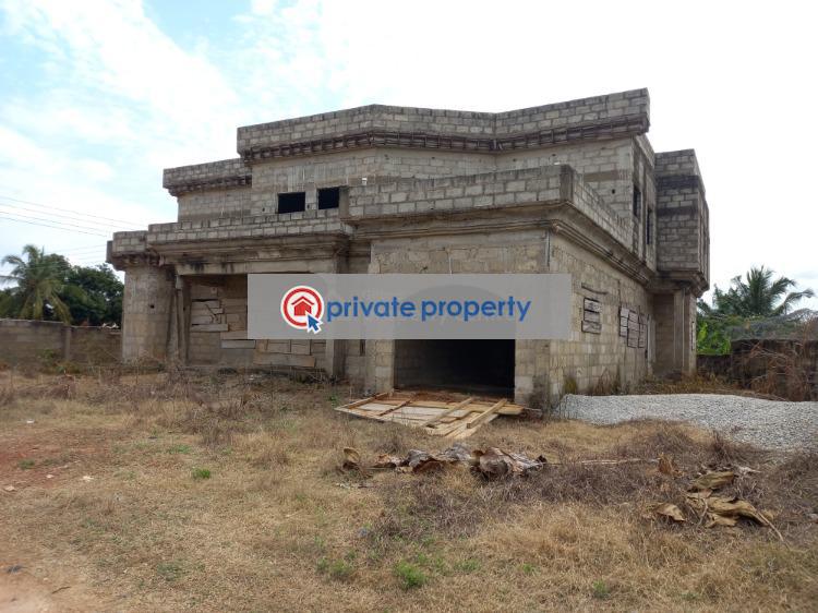 7 bedroom House For Sale &nbsp;on Abrepo Road. Kumasi Metropolitan Ashanti - 7