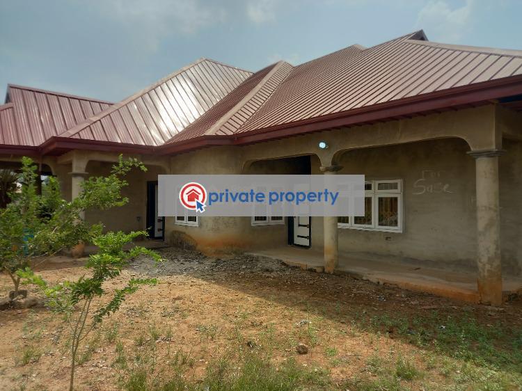 7 bedroom House For Sale &nbsp;aboabo Kese On Ahodwo Daban Road. Kumasi Metropolitan Ashanti - 4