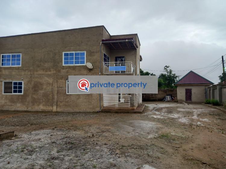 7 bedroom House For Sale kumasi Kenyasi. Near Kumasi Airport. Kumasi
