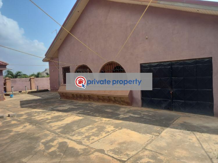 7 bedroom House For Sale &nbsp;kenyasi Adwumam. Off Fawoade Road. Kumasi Metropolitan Ashanti - 3
