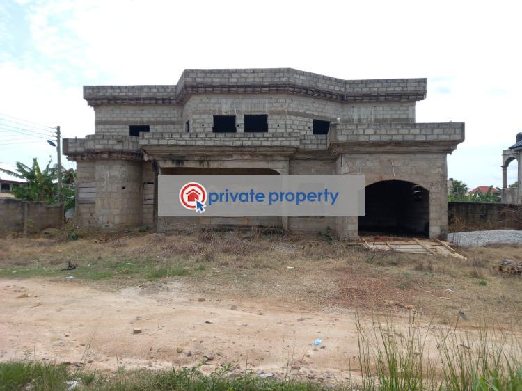 7 bedroom House For Sale &nbsp;on Abrepo Road. Kumasi Metropolitan Ashanti - 1