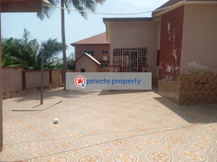 7 bedroom House For Sale &nbsp;abuakwa Near Tanoso. Kumasi Metropolitan Ashanti - 5