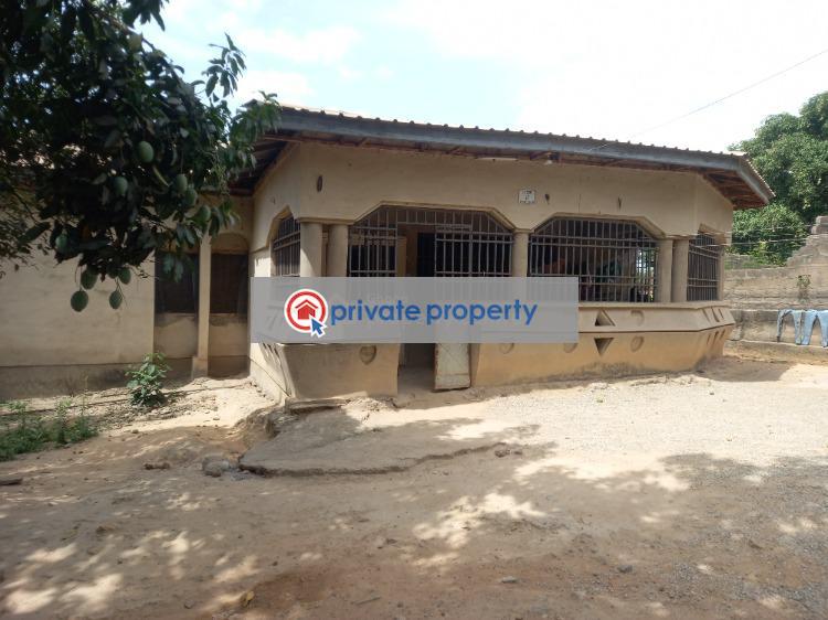 7 bedroom House For Sale &nbsp;kodie Danase On Kumasi Offinso/techiman Road. Kumasi Metropolitan Ashanti - 1