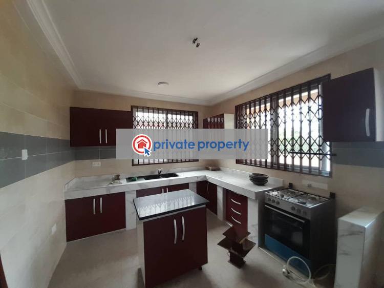 7 bedroom Detached Duplex For Sale &nbsp;nsawam Town Near The Juice Factory Accra Metropolitan  - 11