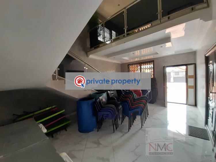 7 bedroom Detached Duplex For Sale &nbsp;nsawam Town Near The Juice Factory Accra Metropolitan  - 3