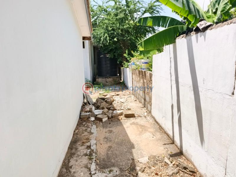 7 bedroom House For Sale Achimota Cfc Estate Accra Metropolitan  - 5