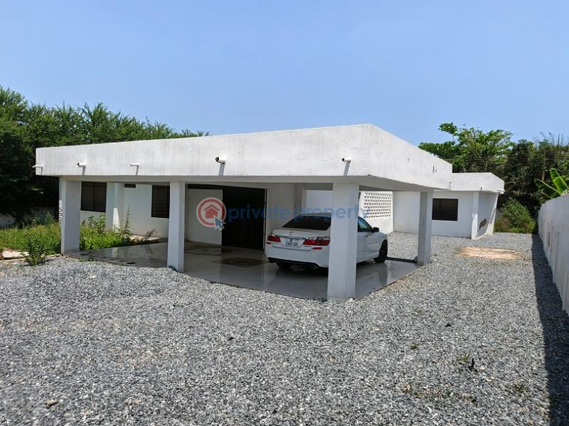 7 bedroom House For Sale Achimota Cfc Estate Accra Metropolitan  - 0
