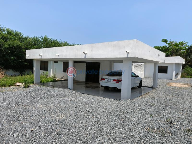 7 bedroom House For Sale Achimota Cfc Estate Accra Metropolitan  - 1