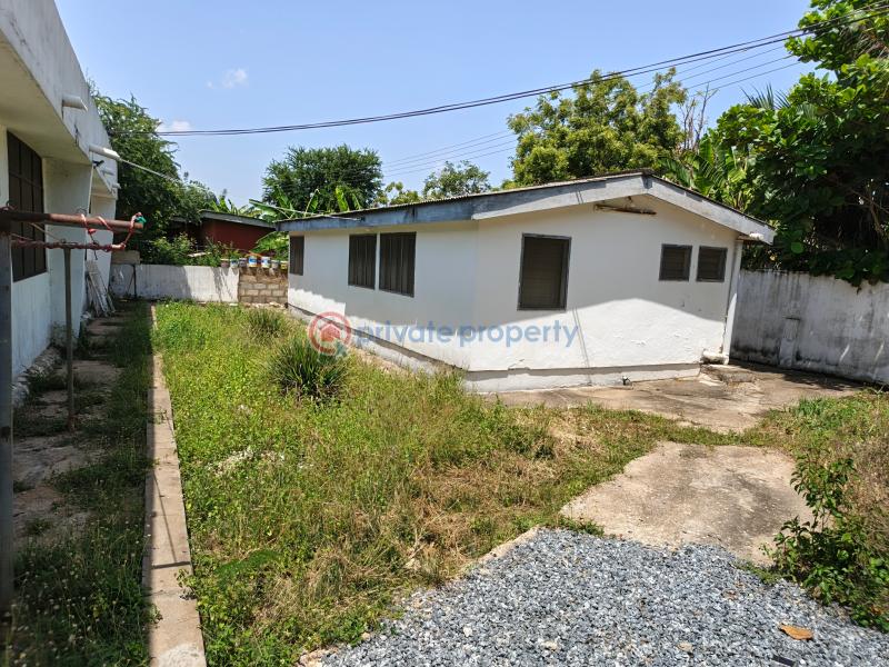 7 bedroom House For Sale Achimota Cfc Estate Accra Metropolitan  - 4