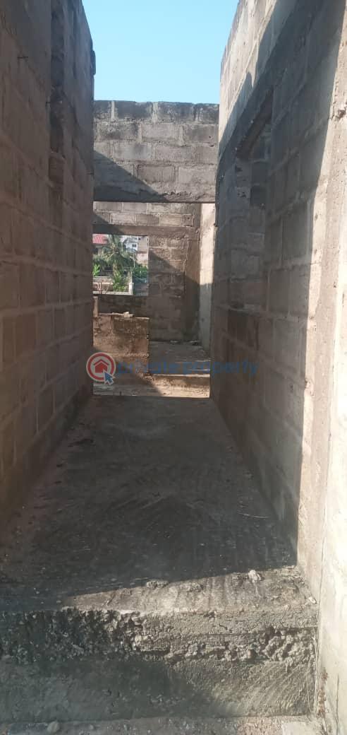 7 bedroom Block of Flats For Sale Scc Azumah Accra Metropolitan  - 8