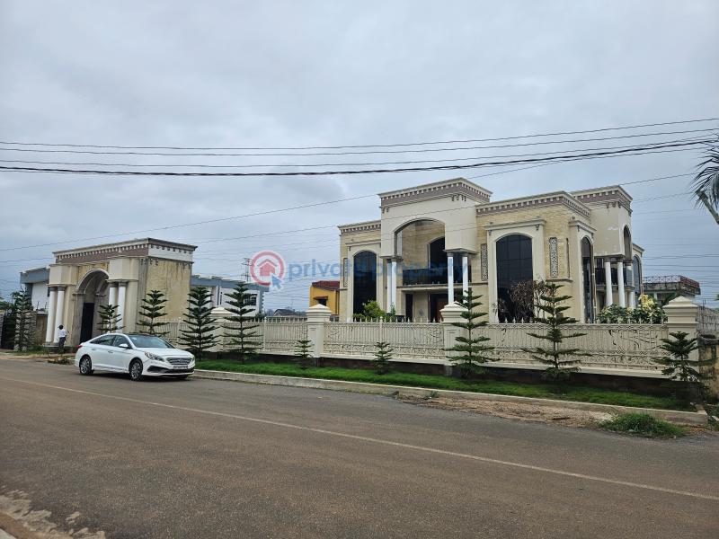 8 bedroom House For Sale Kwabena Bonnie Road Dzorwulu Accra - 3