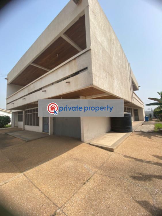 8 bedroom Detached Bungalow For Sale &nbsp;dzorwulu Near Fiesta Royal Dzorwulu Accra - 3