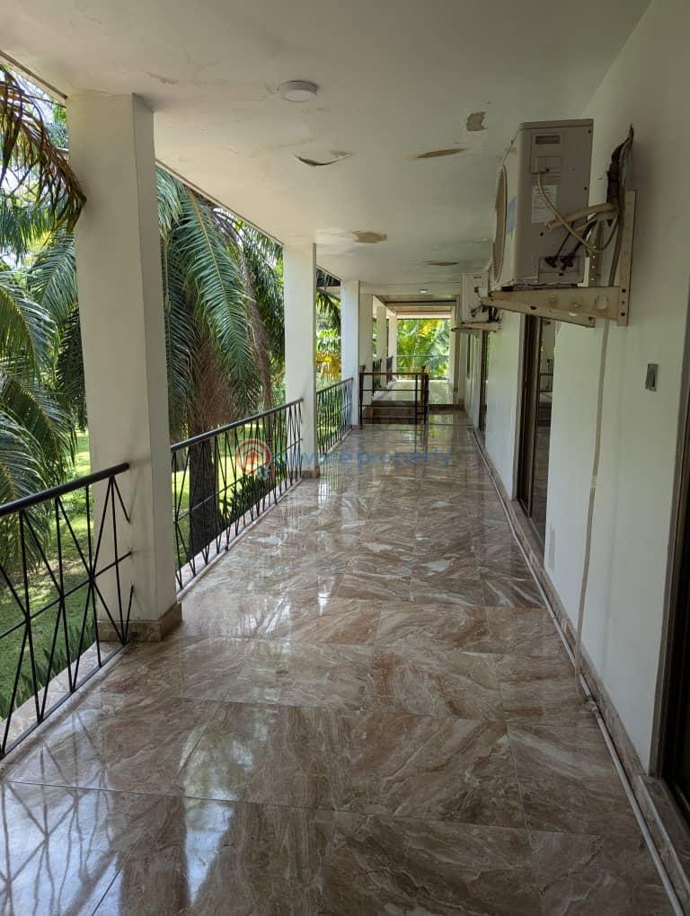 8 bedroom House For Rent Cantonments Accra - 5