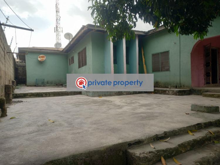 8 bedroom House For Sale &nbsp;buokrom Estate Quarry Near Rock Of Ages Int Sch. Kumasi Metropolitan Ashanti - 2