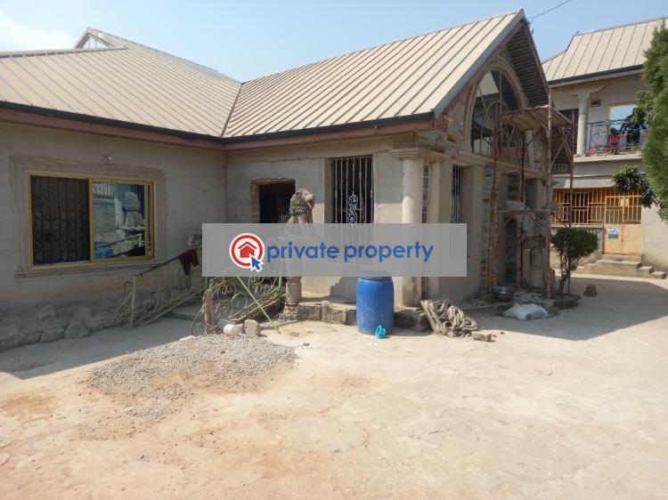 8 bedroom House For Sale &nbsp;kenyasi Abrem. Kumasi Metropolitan Ashanti - 5